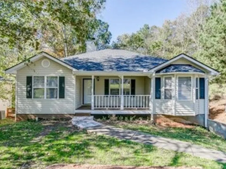 8950 Pine Tree Cir — Photo 3
