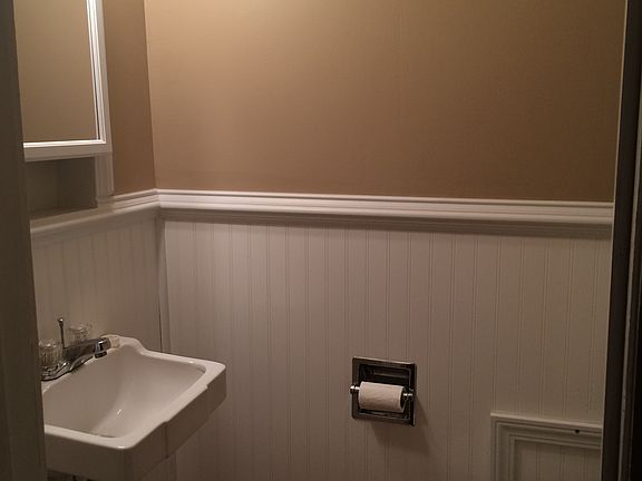 1/2 Bath