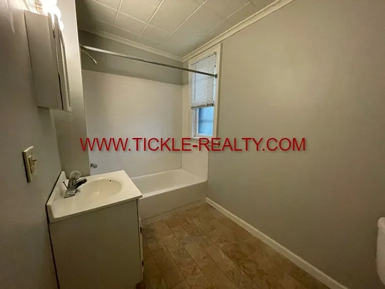 10 Thayer Street — Photo 3