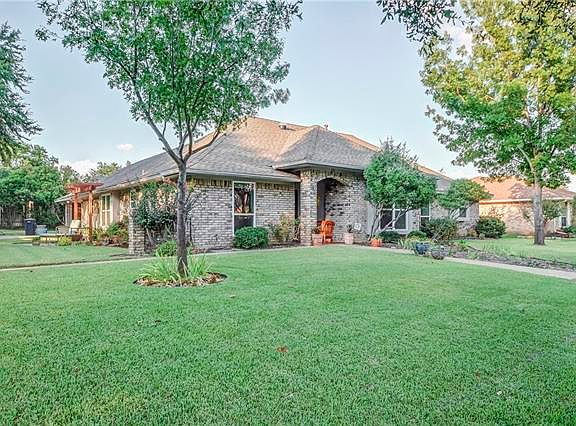2nd image of 205 Merriman Dr