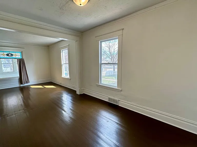 227 Humboldt Ave N #1 — Photo 5