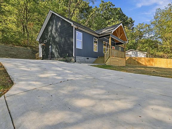 5th image of 3836 Grace Ave