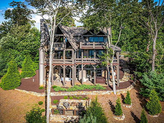 2nd image of 520 Overlook Dr