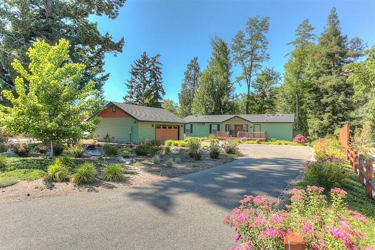 1st image of 2932 Rogue River Hwy