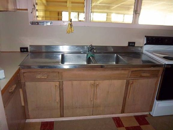 Kitchen Sink Area