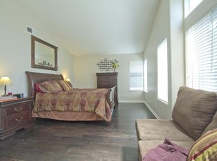 208 Saint Croix Ct, Oak Park, CA 91377