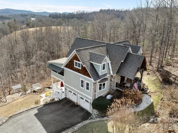 410 Lamp Post Dr, Zirconia, NC 28790