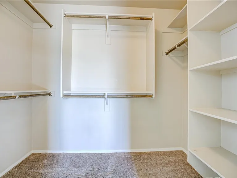 241 E Imperial Ct — Photo 23