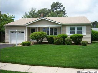 13 Miles Pond Rd, Toms River, NJ 08757