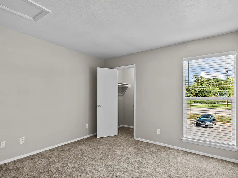 Kennington Apartments — Photo 2