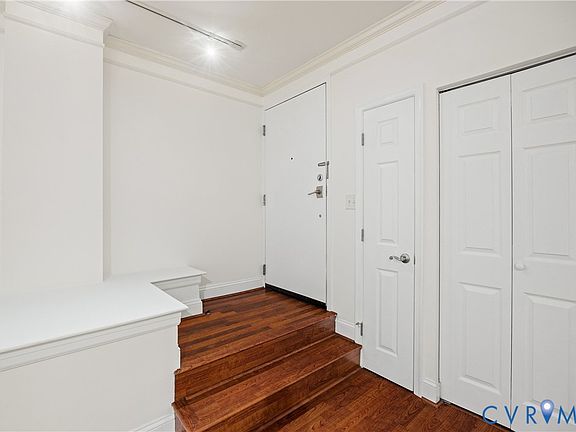 2nd image of 2418 E Franklin St #U108