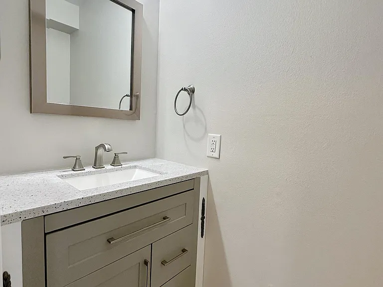 5729 Cresthaven Ln — Photo 2