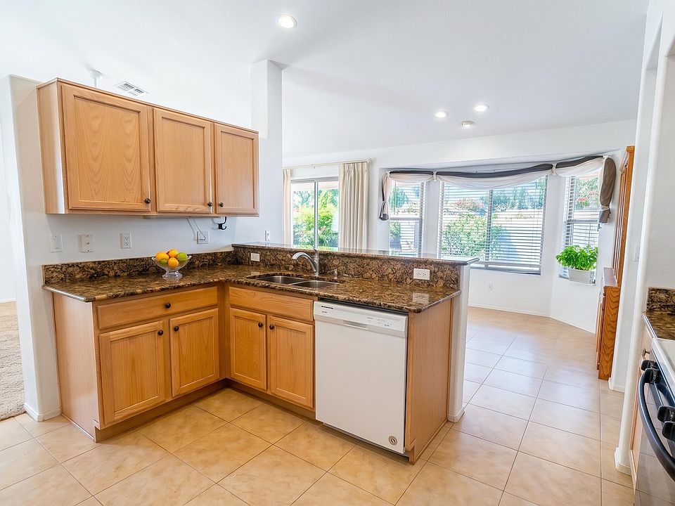 1st image of 10229 E Gray Hawk Dr