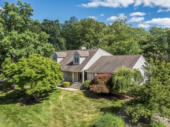 97 Poplar Dr, Hanover Twp., NJ 07927