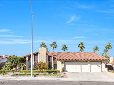 8620 Cremona Dr, Las Vegas, NV, 89117