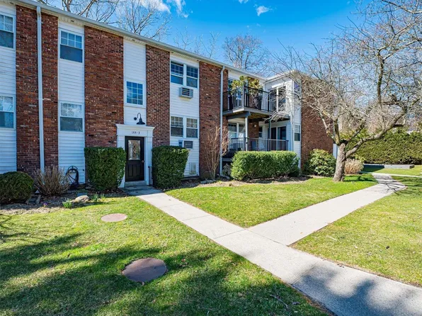 144 Church Street #4D, Kings Park, NY 11754