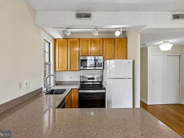 1401 Columbia Rd NW #410 — Photo 12