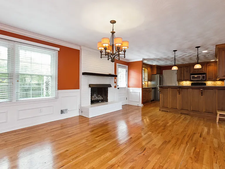 1605 Redwood Way — Photo 11