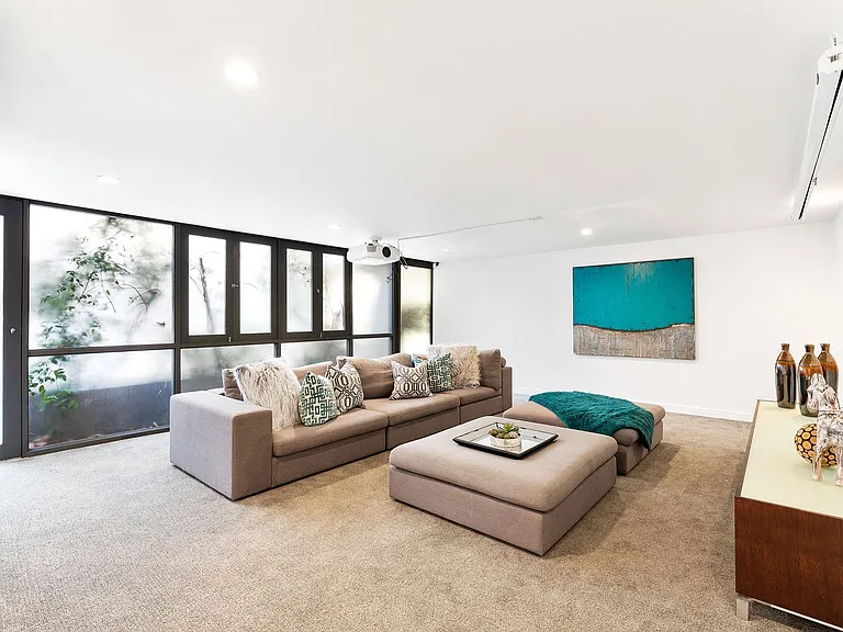 6225 Frondosa Dr — Photo 18