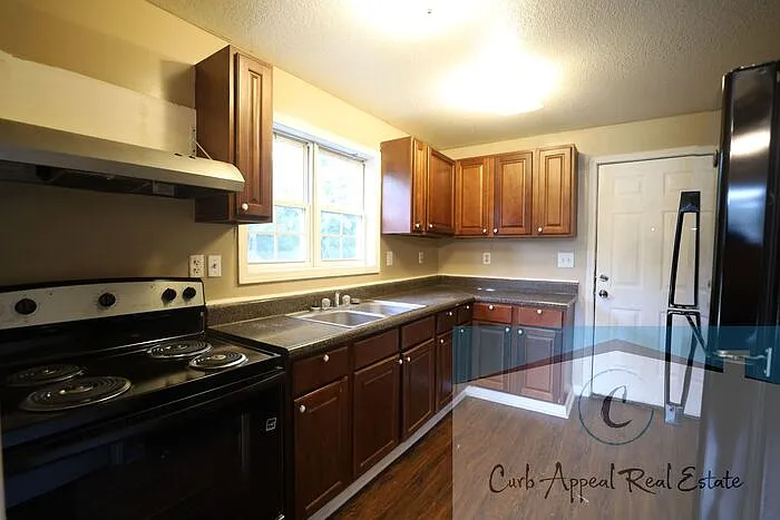 2 bed, 1.0 bath, 1000 sqft — Photo 4