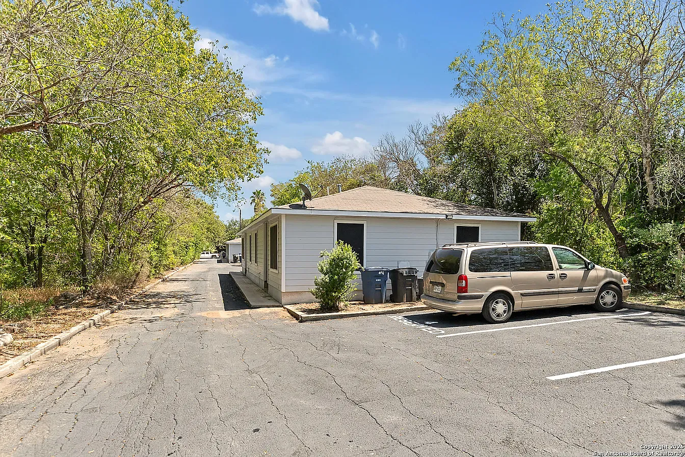 3 bed, 960 sqft, $1,250 — Photo 4