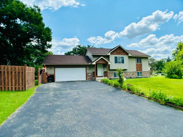 1908 Kenwood Dr E, Maplewood, MN 55117