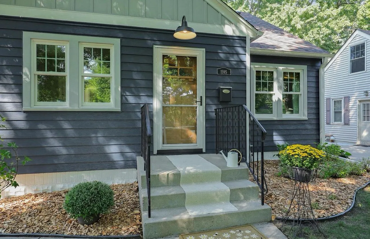 3 bed, 1318 sqft, $4,350 — Photo 3