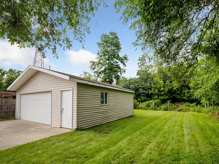2480 Collegewood St — Photo 28