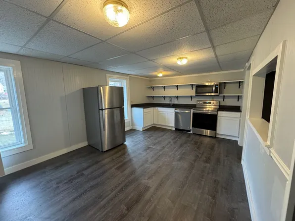 11 Park Street, 11 Park St APT 4, Springfield, VT 05156