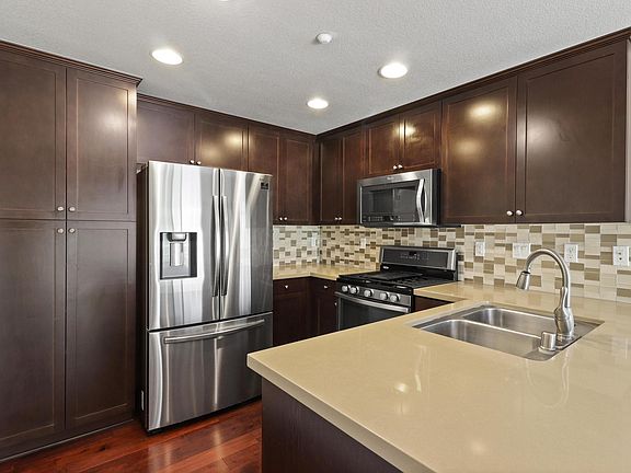 2nd image of 12915 Park Pl Unit 203