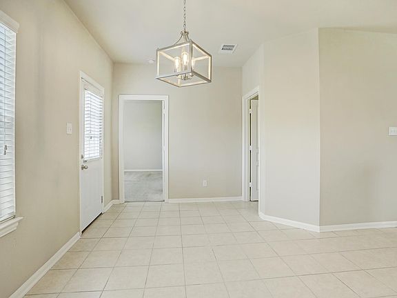 5th image of 1220 Montell Ln