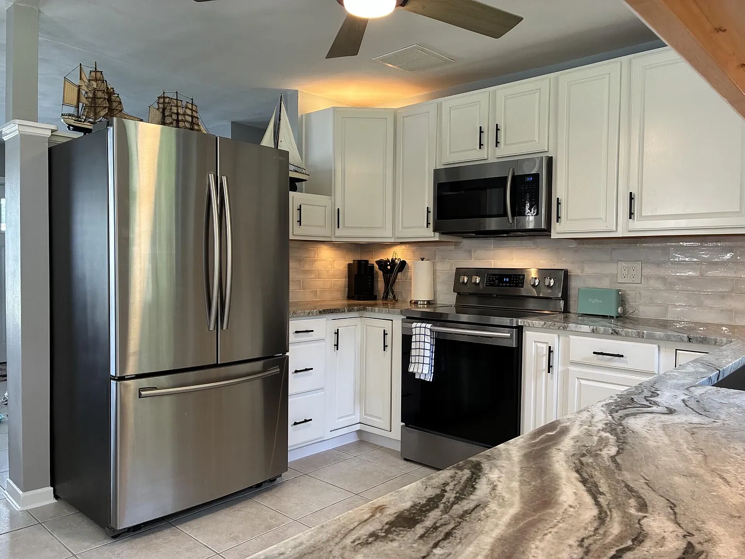 2 bed, 1.0 bath, 935 sqft, $3,500 — Photo 4