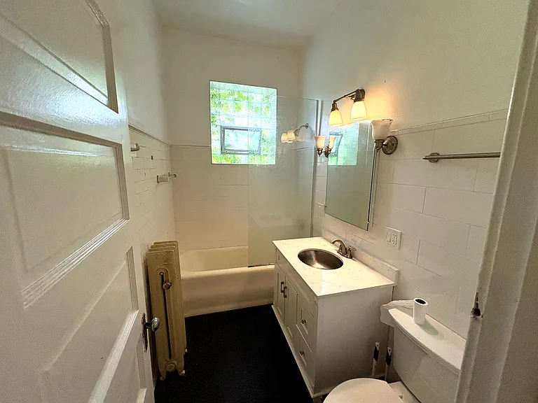 3118 W Palmer Sq #2R — Photo 7
