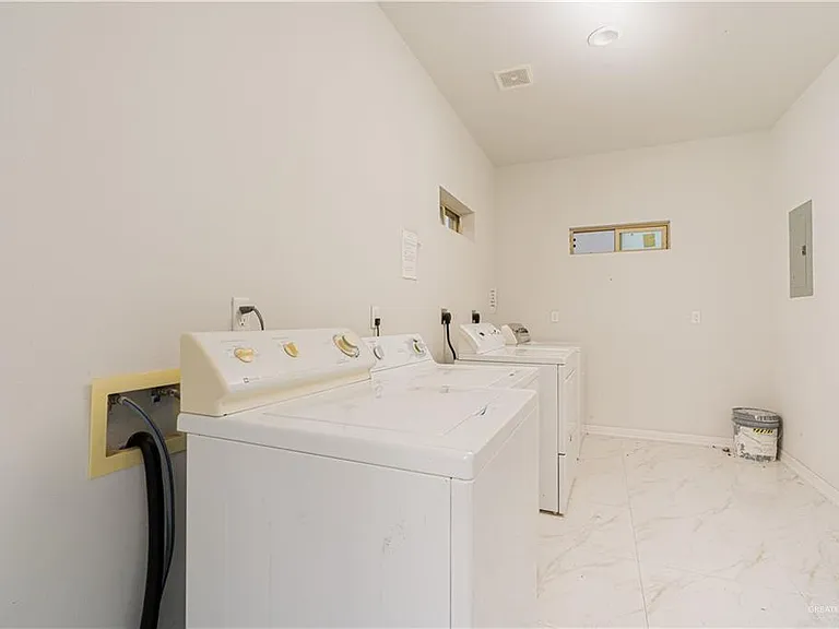422 W Chavez St #2 — Photo 15