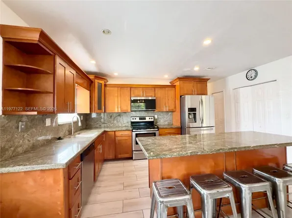 16665 SW 93rd Ct, Palmetto Bay, FL 33157