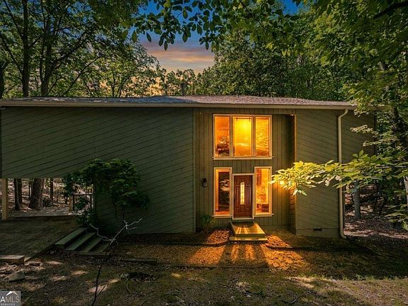 2nd image of 102 Jack Pine Ct