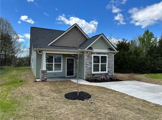 111 Veranda Cir, Pendleton, SC 29670