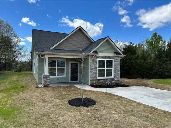 111 Veranda Cir, Pendleton, SC 29670