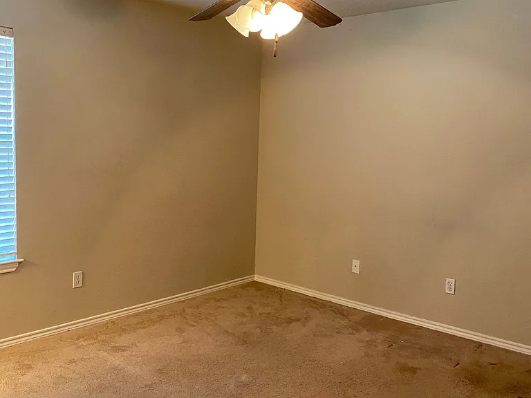 2104 Main St #4 — Photo 6