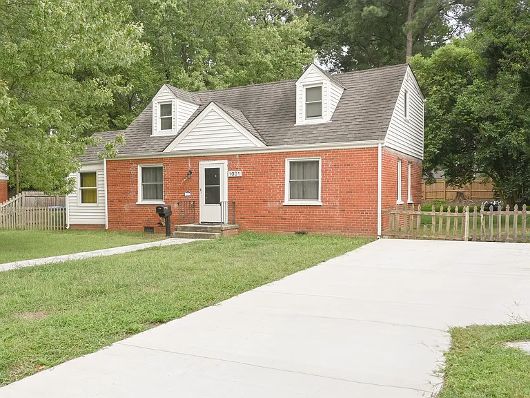 1001 Willow Lawn Dr — Photo 1