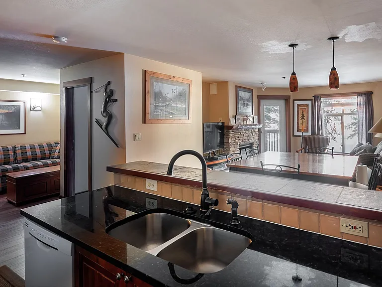 12090 E Big Cottonwood Canyon Rd #203 — Photo 4