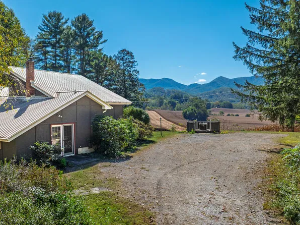 468 Valley Ln, Franklin, NC 28734