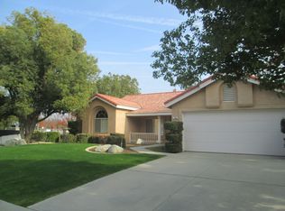 700 Quintana Dr, Bakersfield, CA
