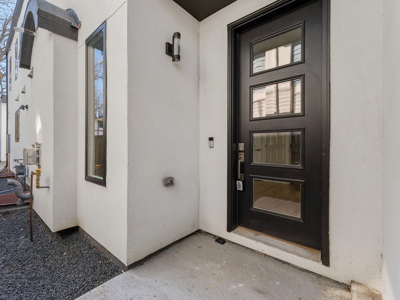 5 bed, 2841 sqft, $5,100 — Photo 4