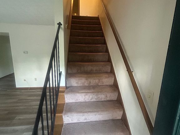 2nd image of 39 W Lincoln St #2