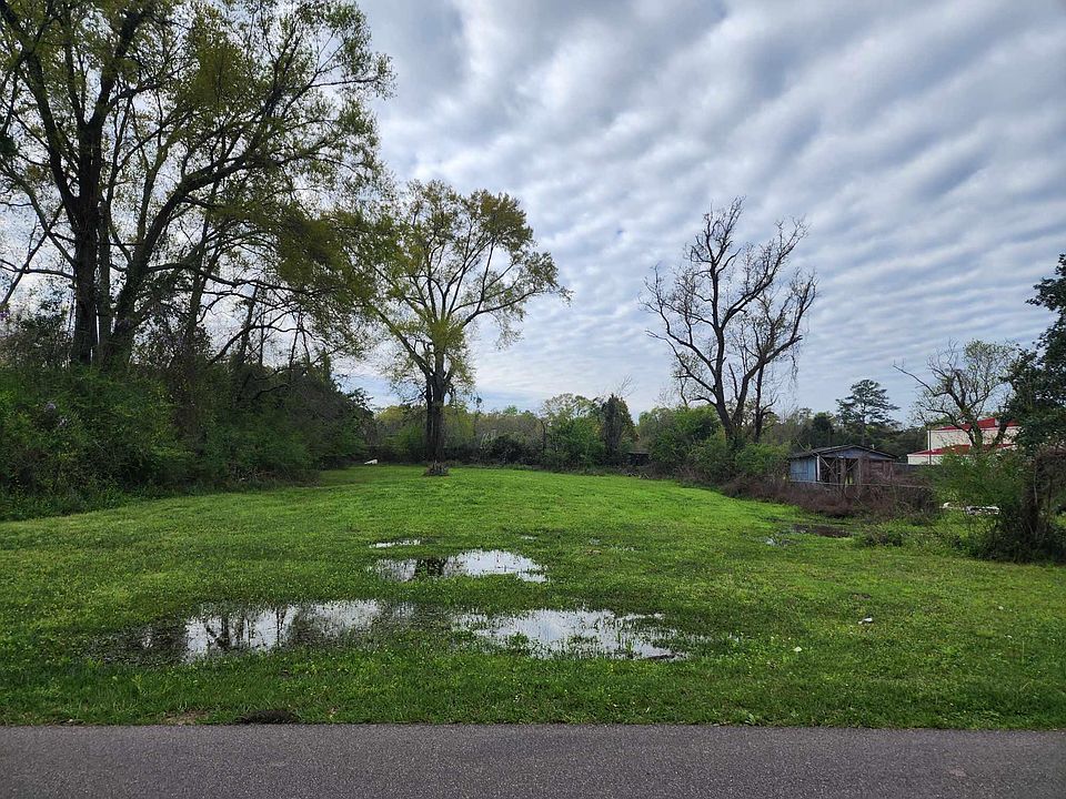 1st image of 602 County Dr