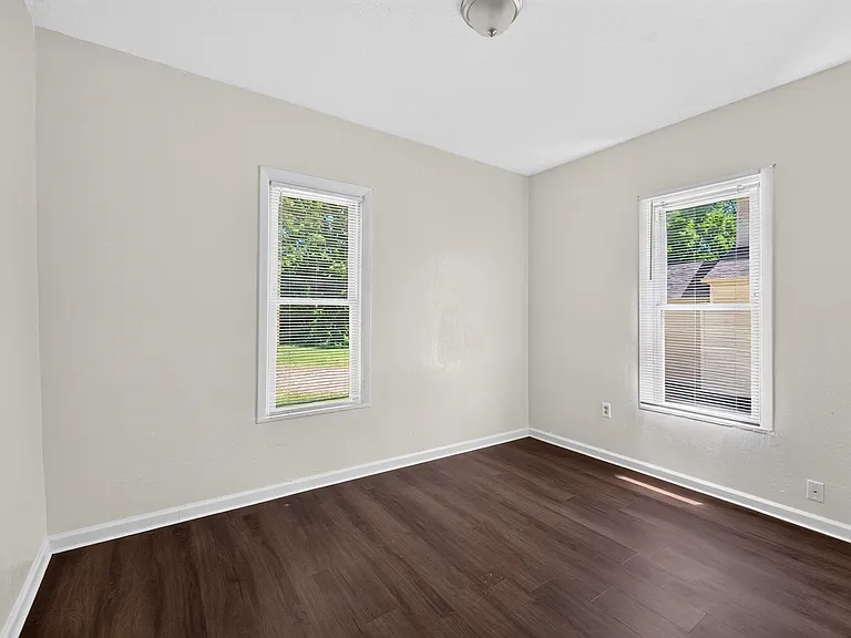 505 Brown St — Photo 15