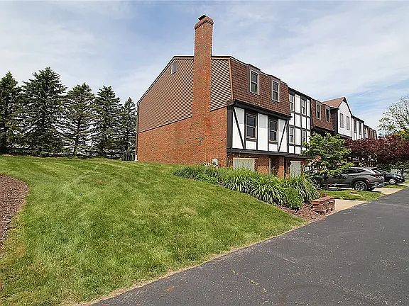 1st image of 211 Greenwood Dr N