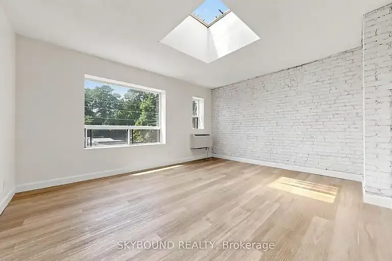 131 Wineva Ave — Photo 4