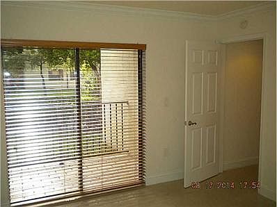 5th image of 690 NW 114th Ave APT 103